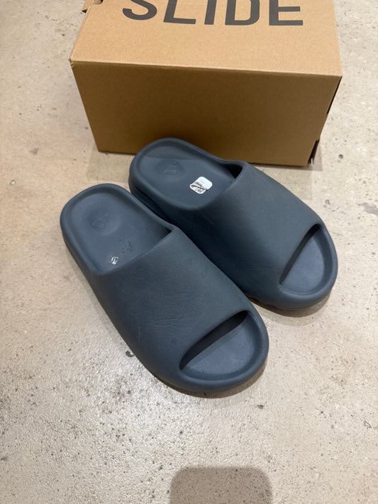 Yeezy Slide Slate Marine