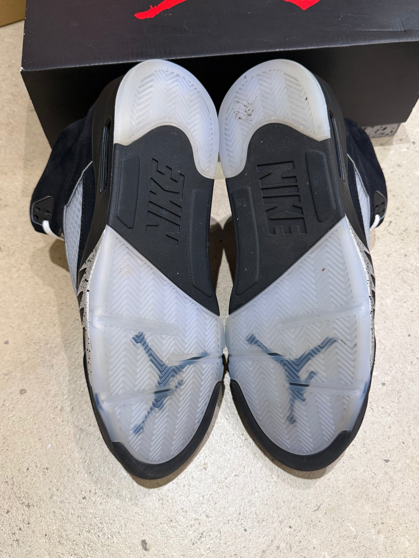 Jordan 5 Black Metallic