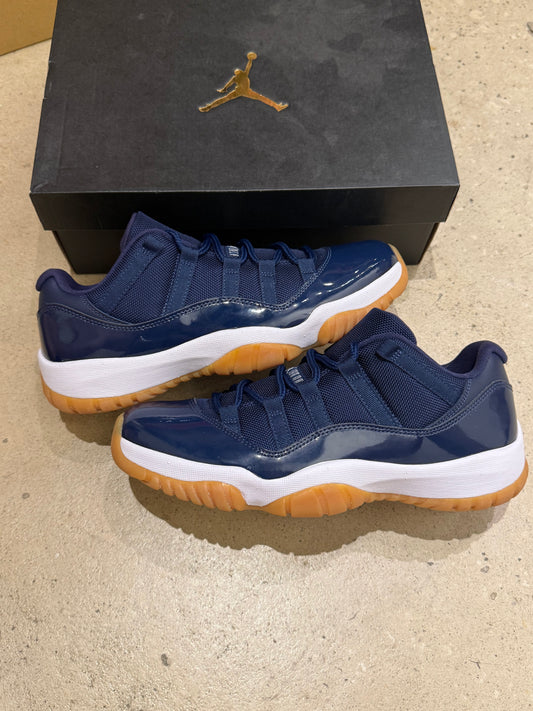 Jordan 11 Low Midnight Navy