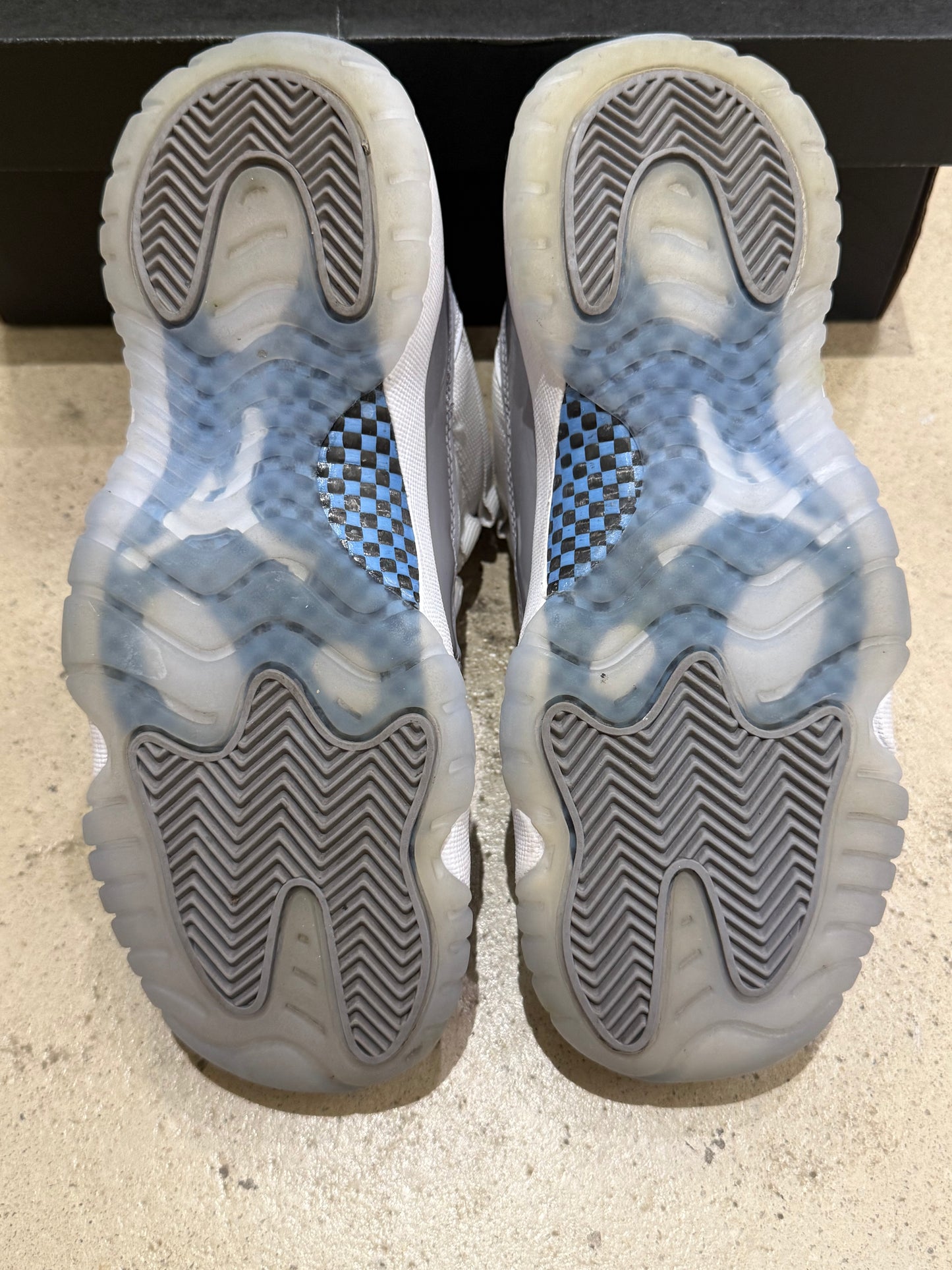 Jordan 11 Low Cement Grey