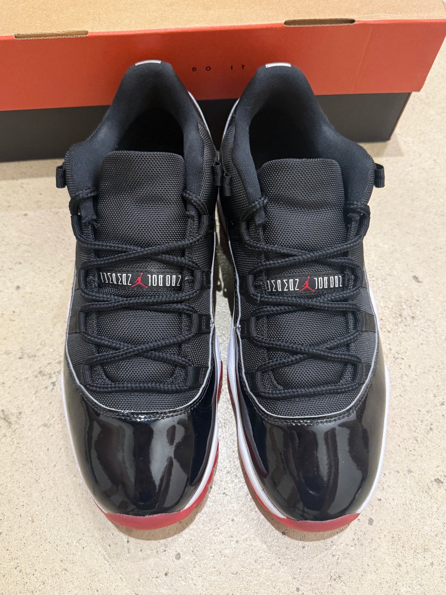 Jordan 11 Low Bred