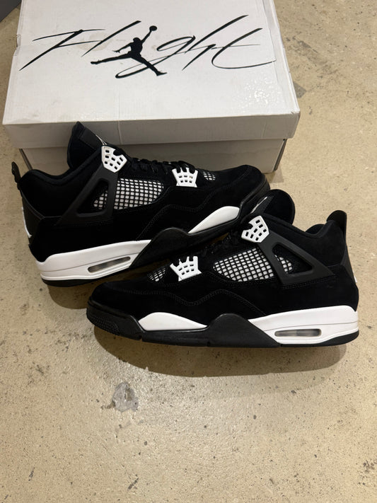 Jordan 4 White Thunder