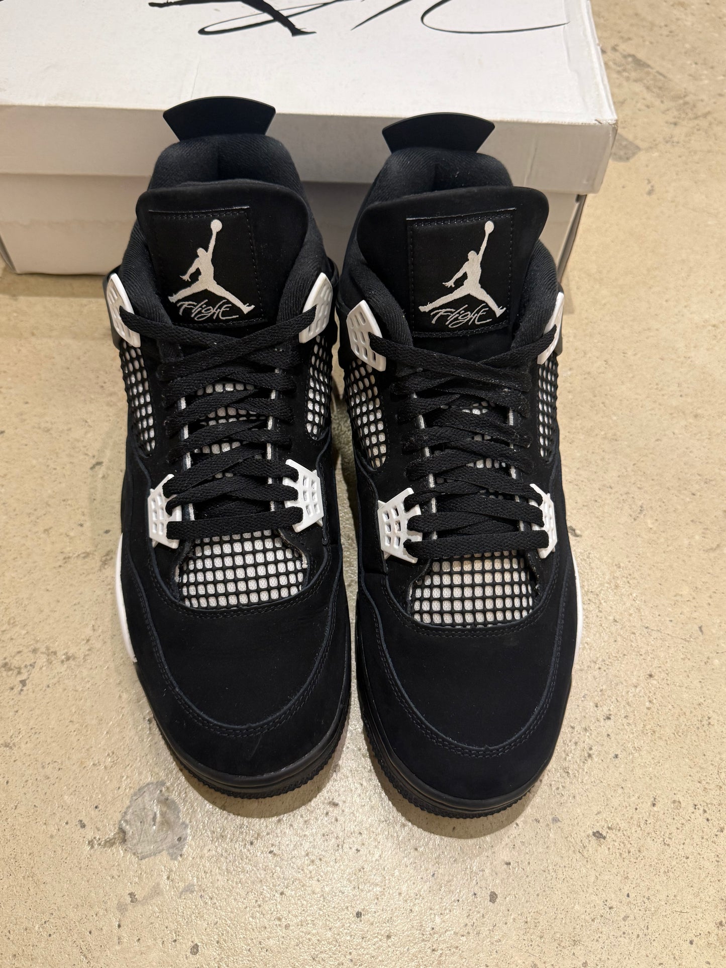 Jordan 4 White Thunder