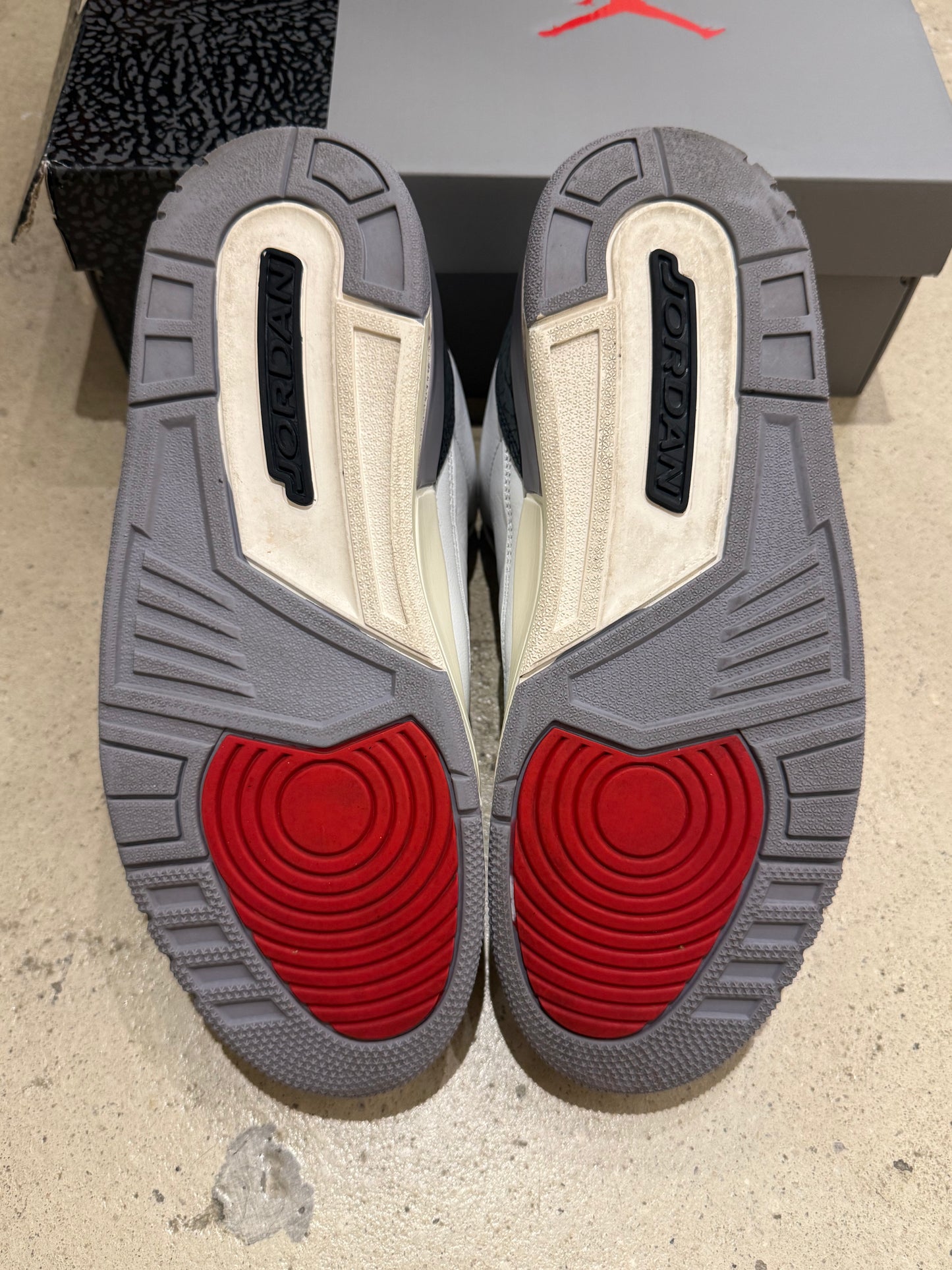Jordan 3 Cement Grey