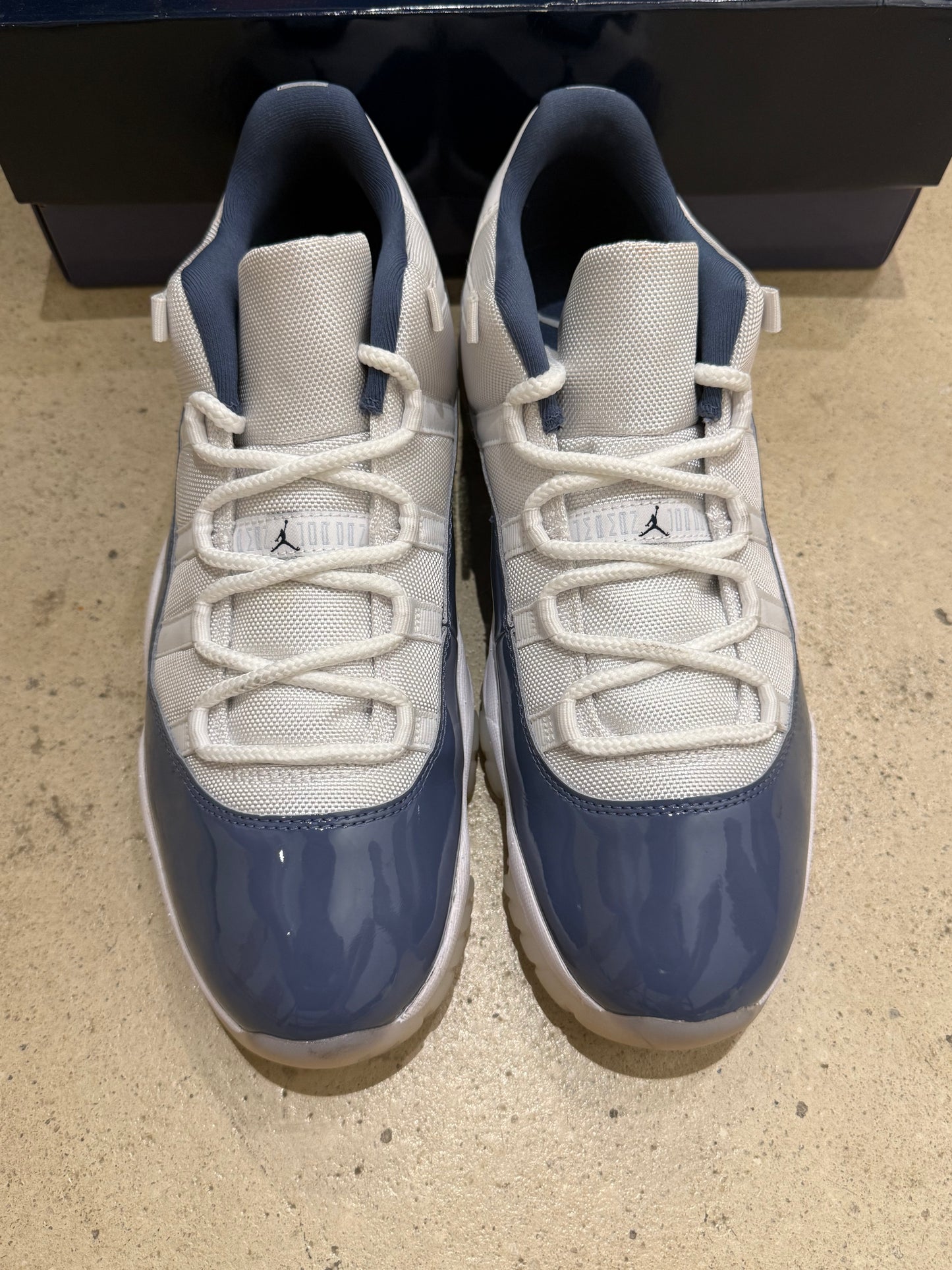 Jordan 11 Low Diffused Blue