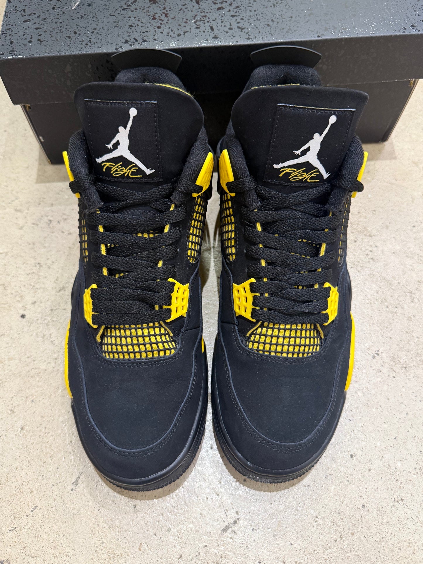 Jordan 4 Thunder