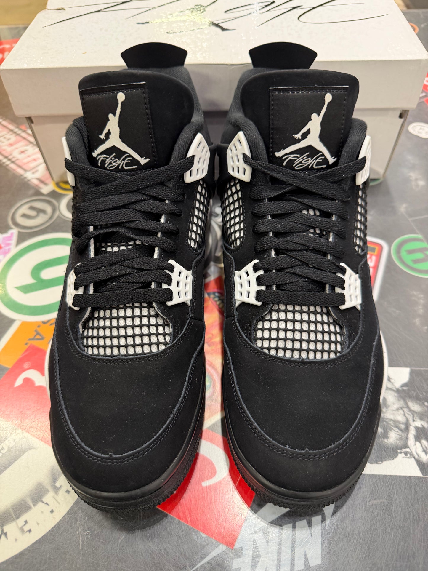 Jordan 4 White Thunder