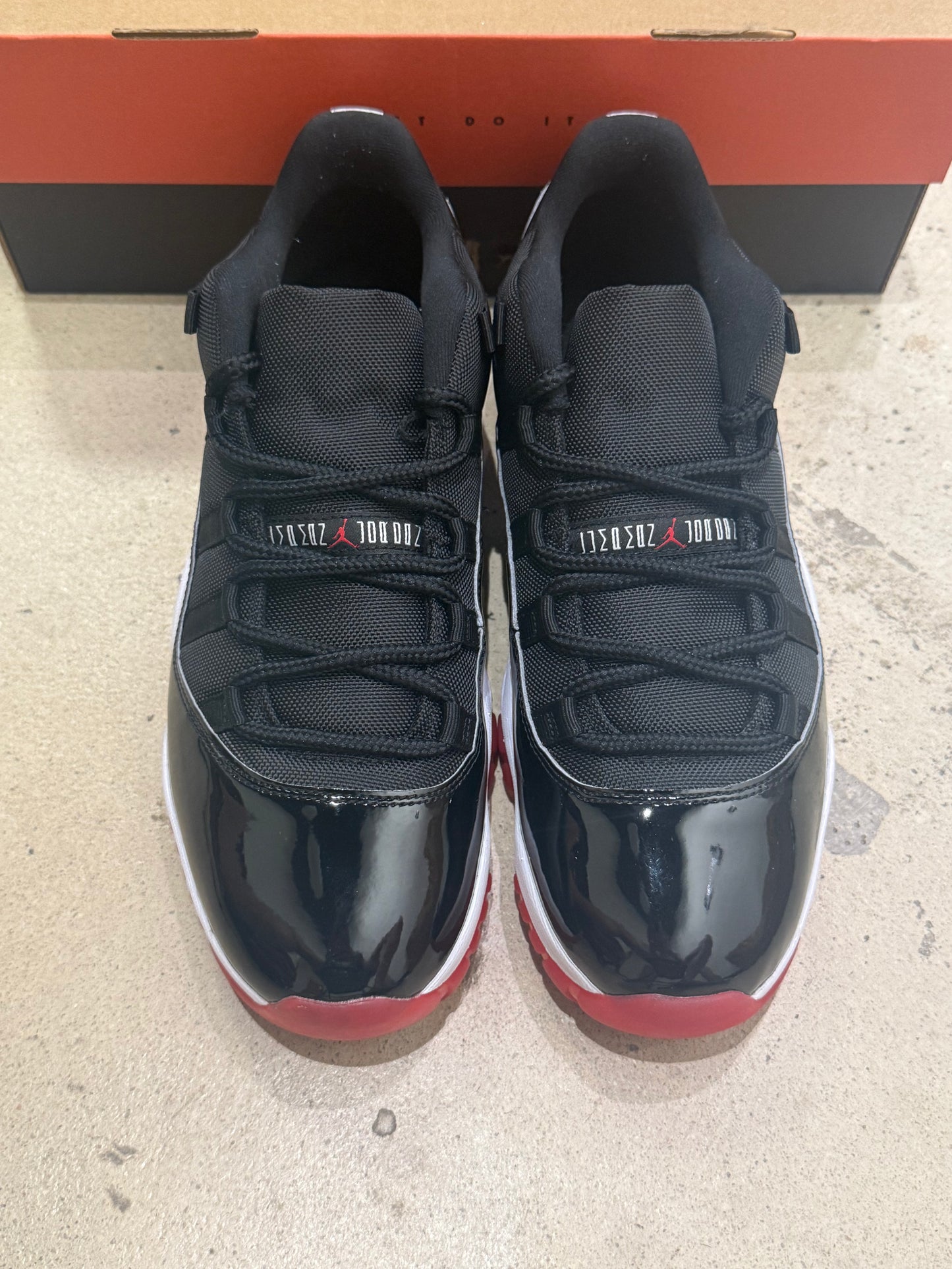 Jordan 11 Low Bred
