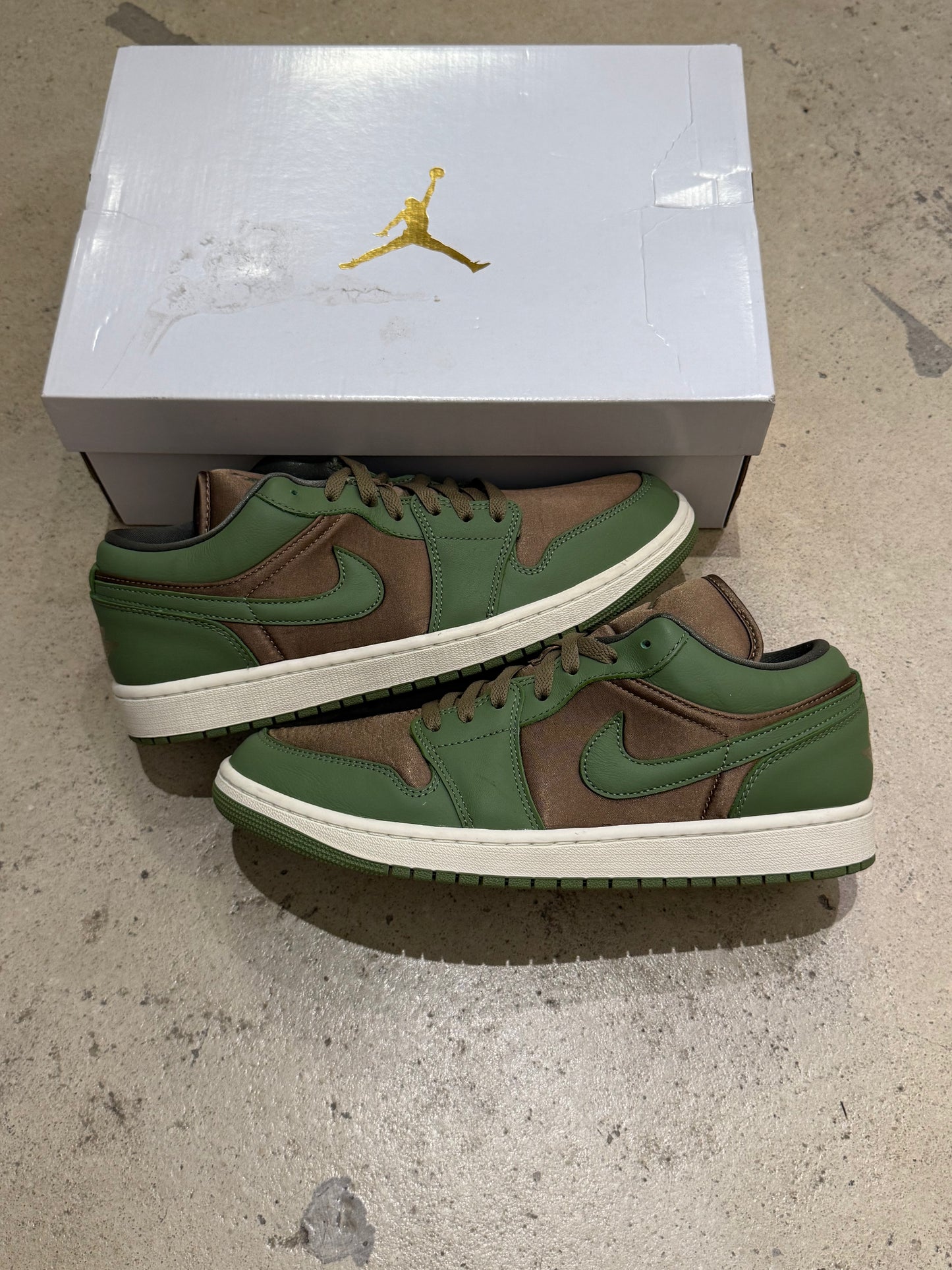 Jordan 1 Low Light Olive (W)