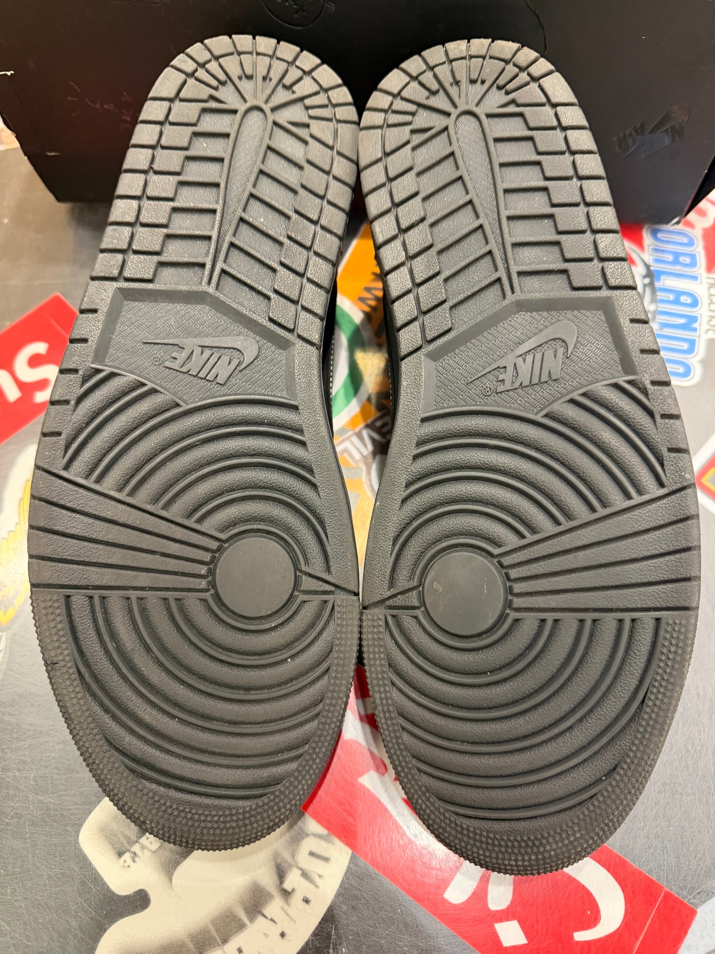 Travis Scott Jordan 1 Low Phantom