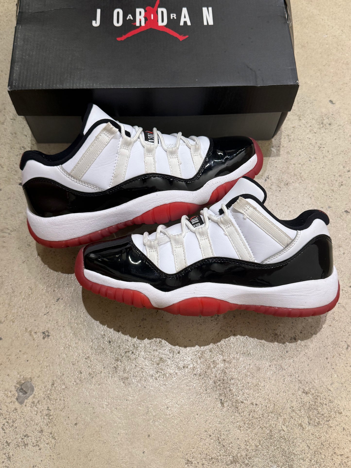 Jordan 11 Low Concord Bred