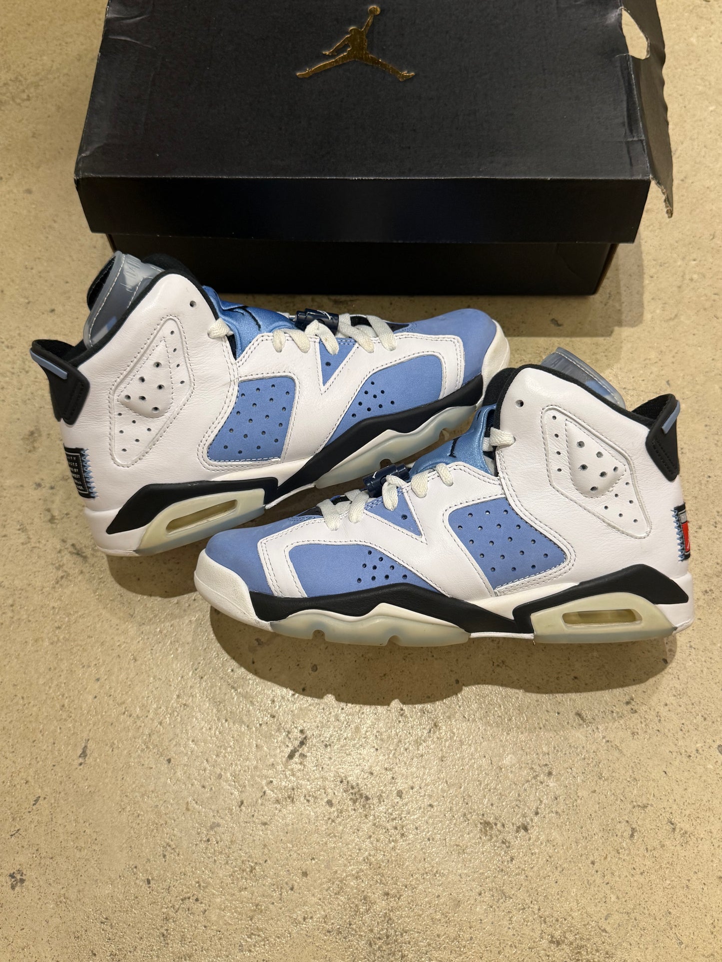 Jordan 6 UNC