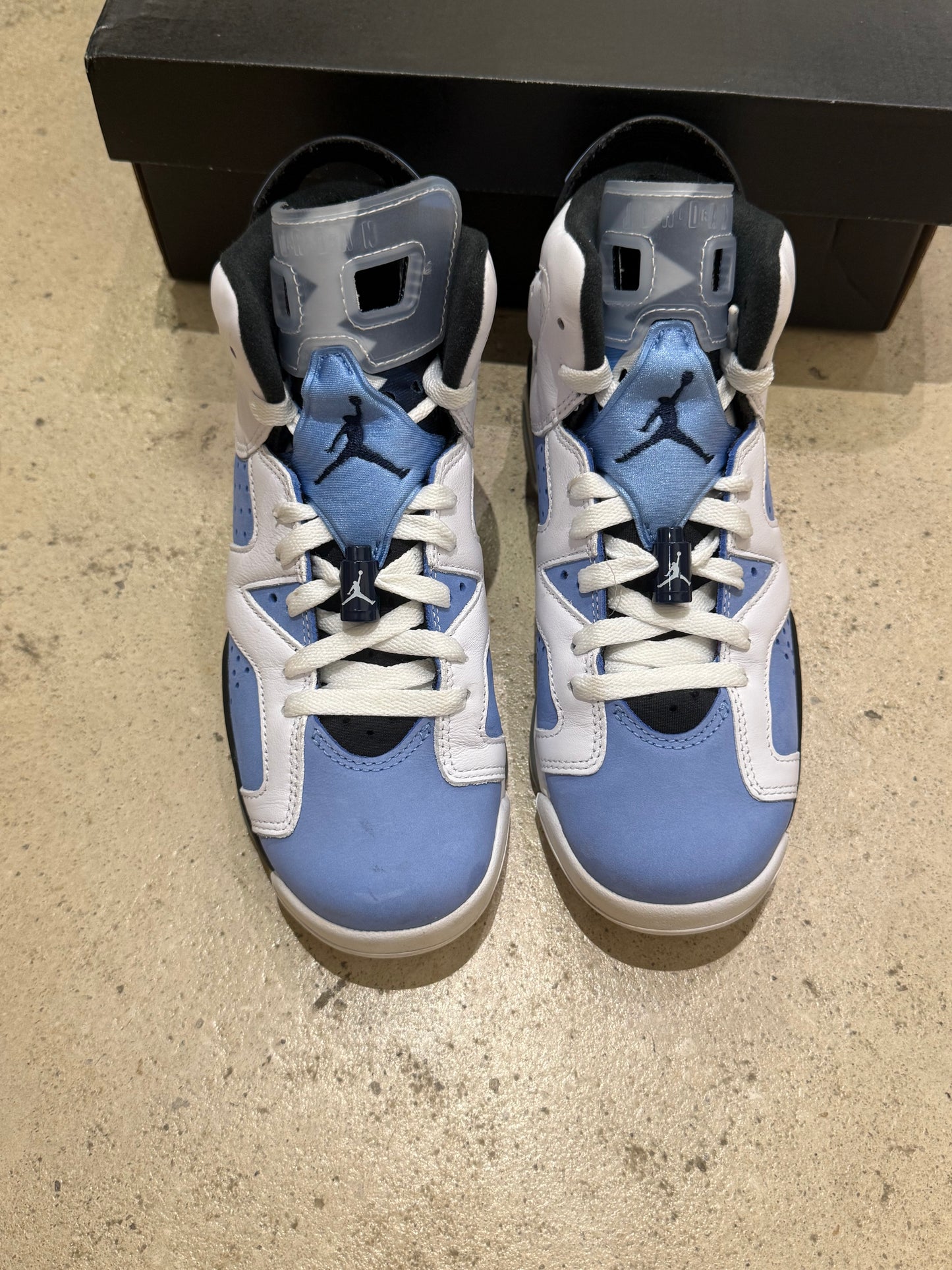 Jordan 6 UNC