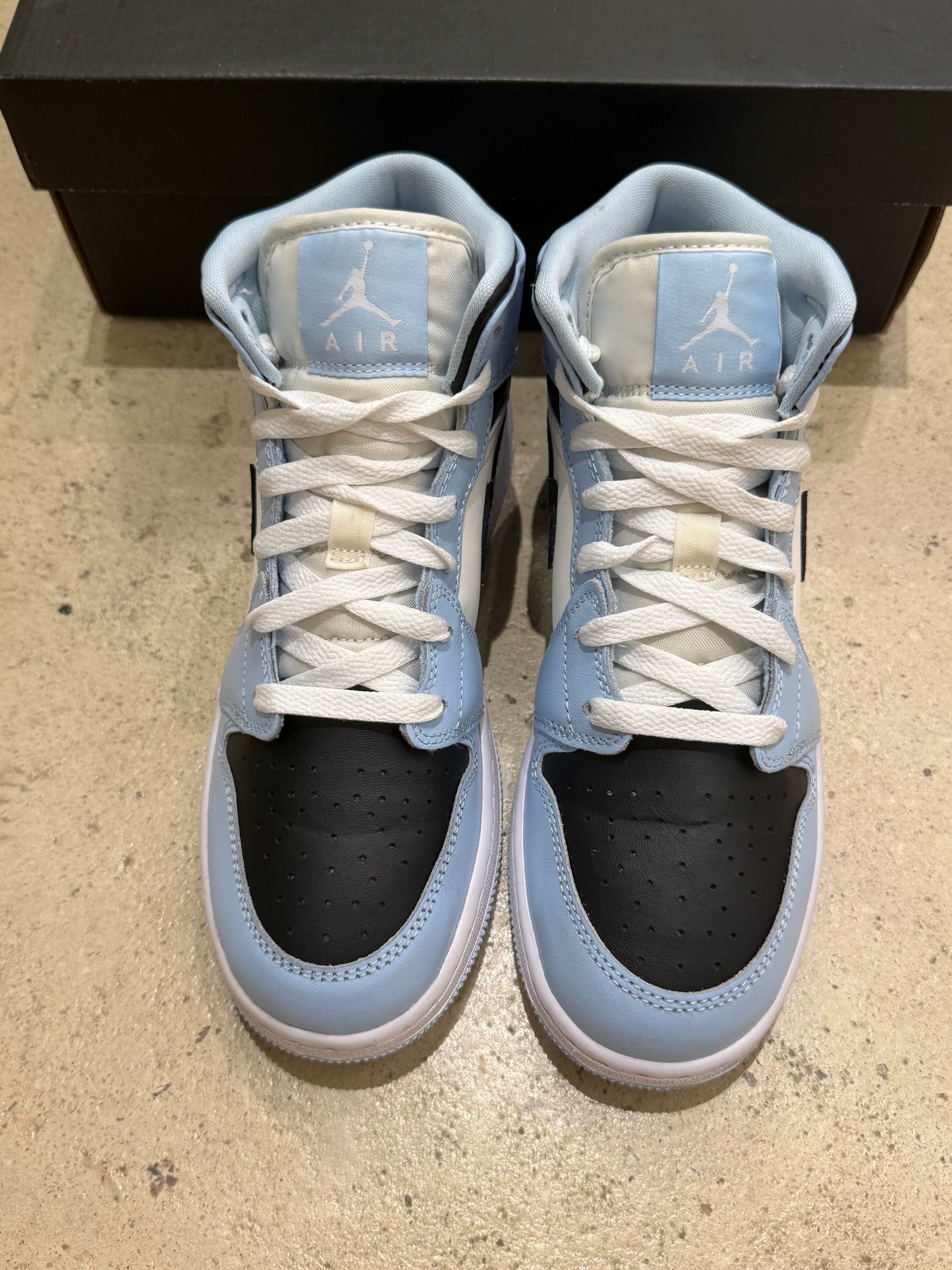 Jordan 1 Mid Ice Blue