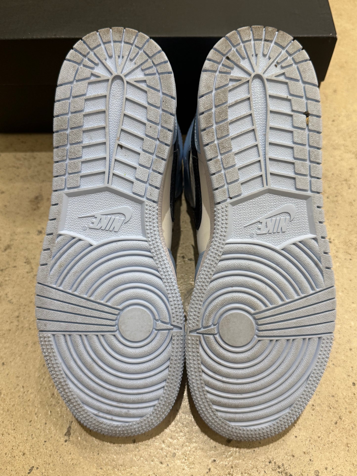 Jordan 1 Mid Ice Blue