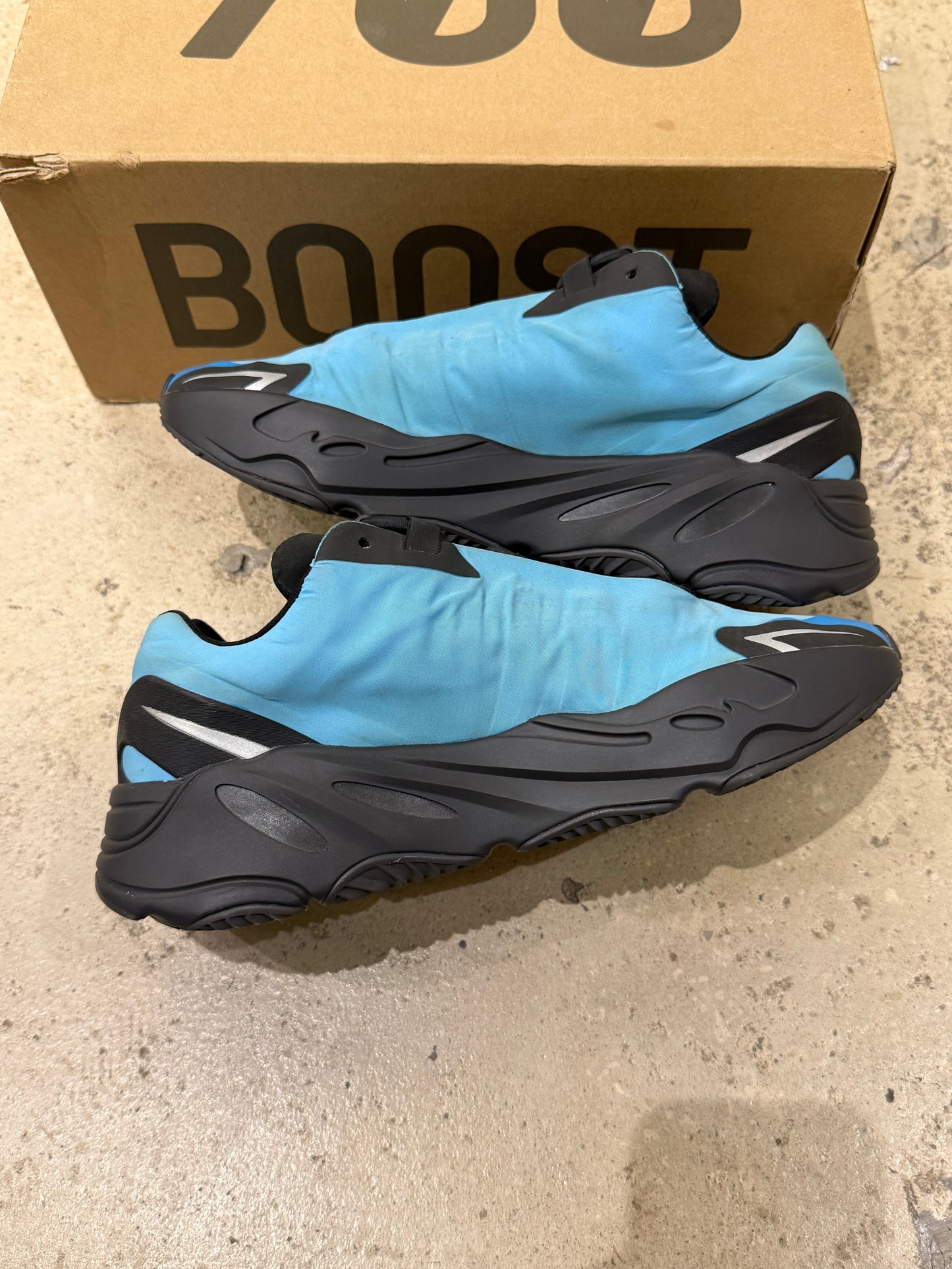 Yeezy 700 MNVM Cyan