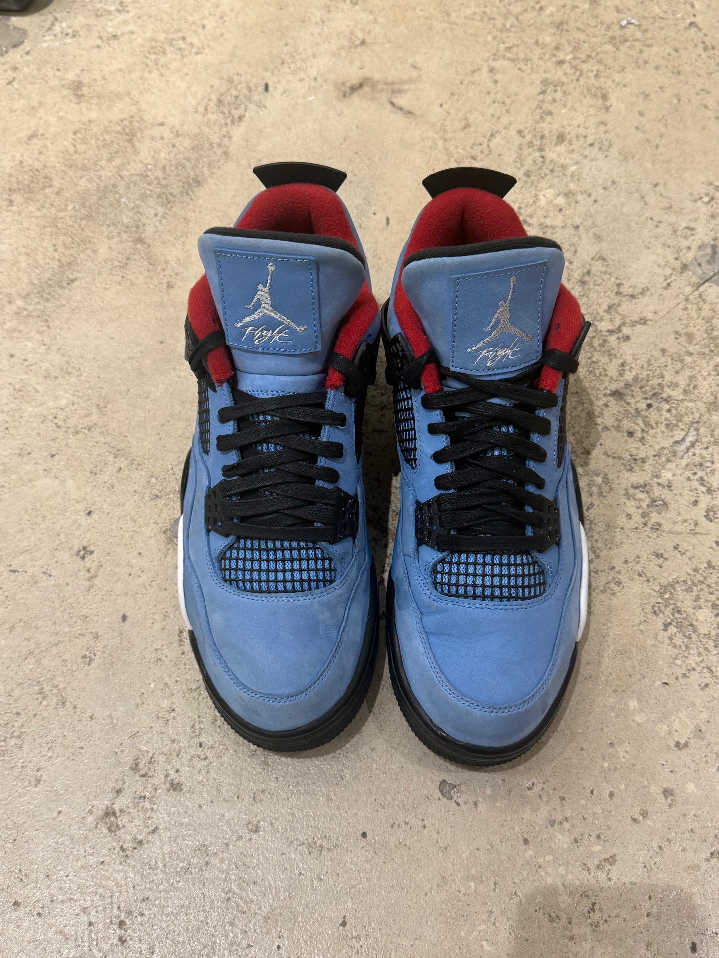 Jordan 4 Travis Scott