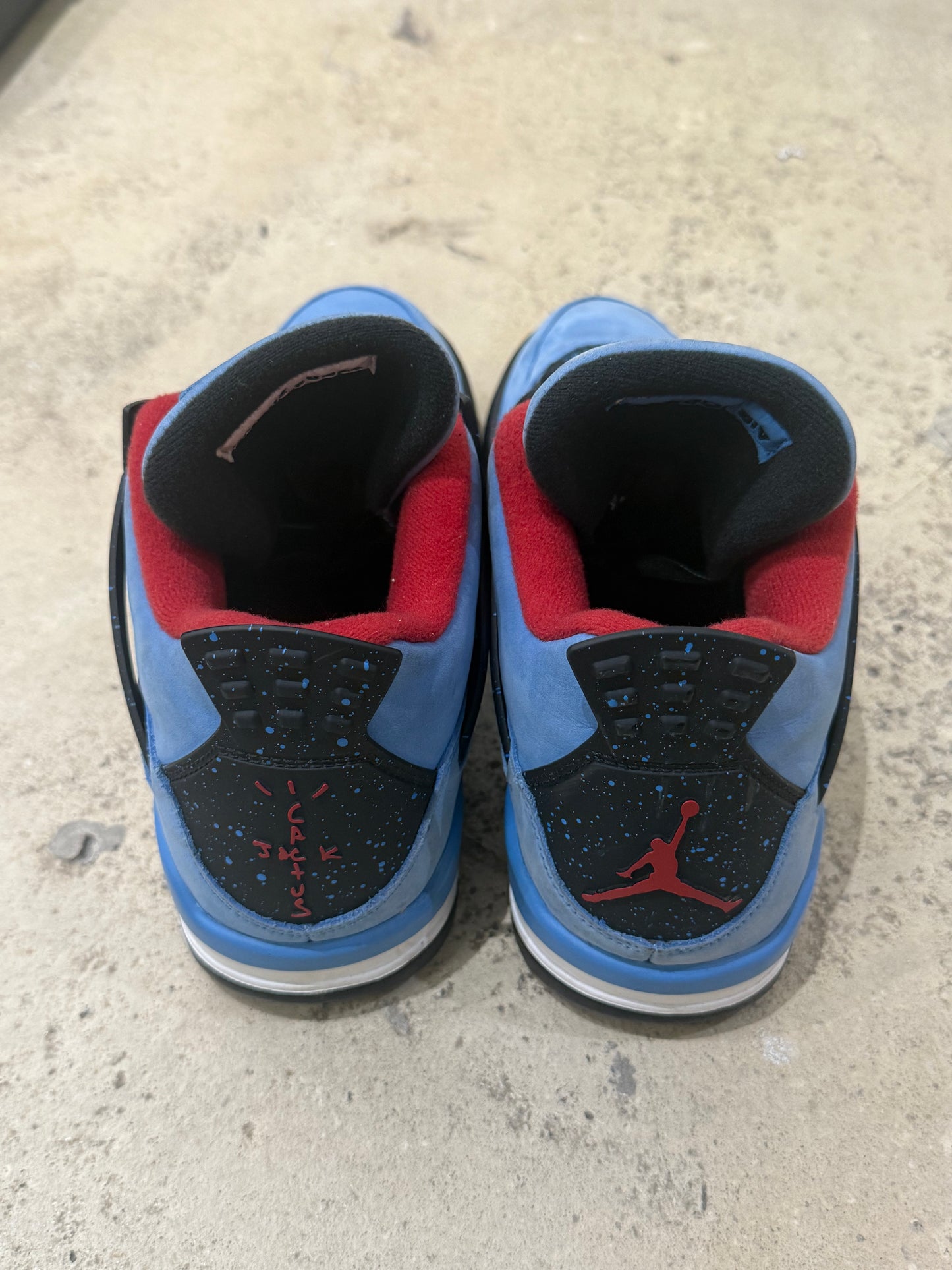 Jordan 4 Travis Scott