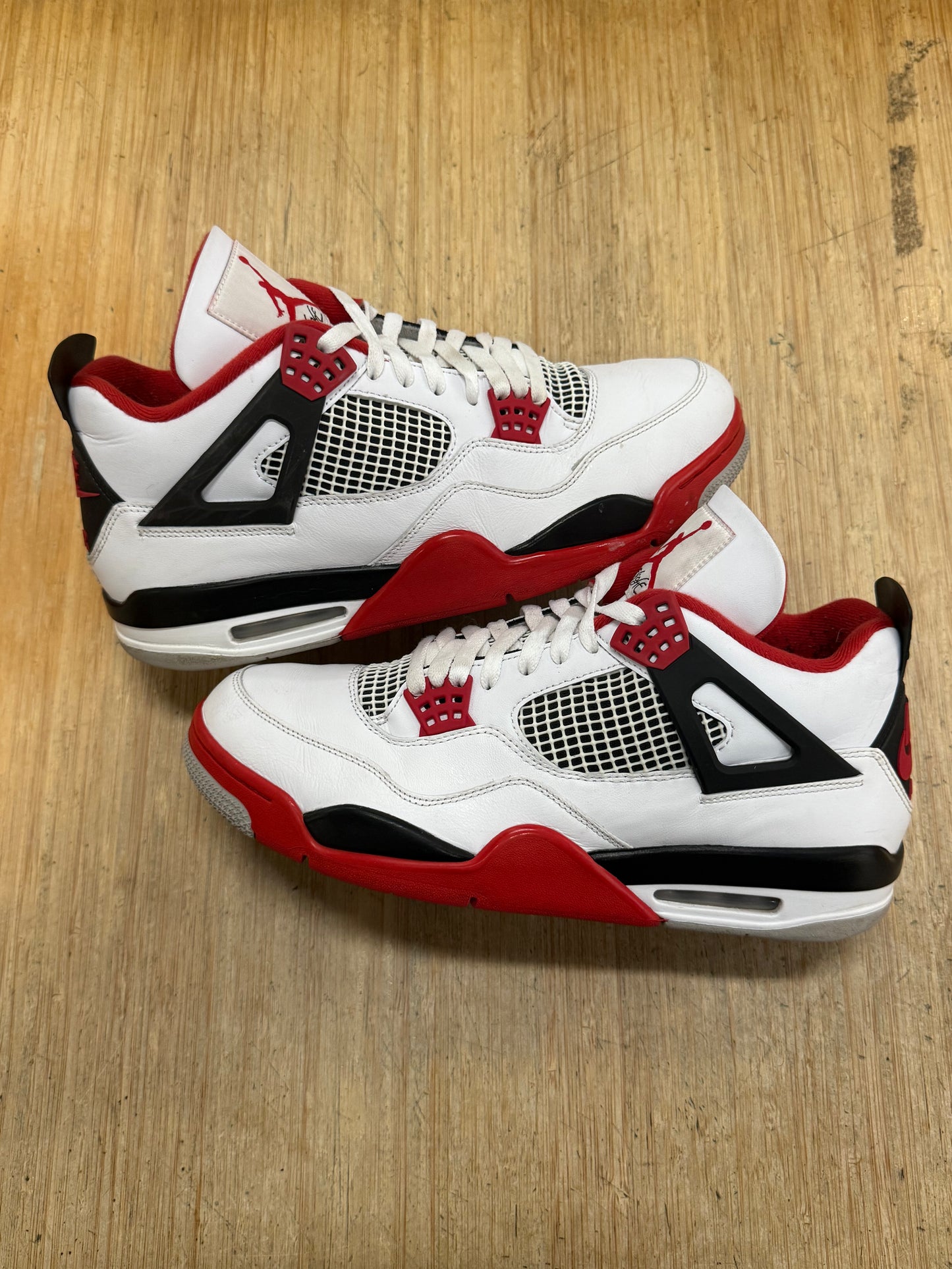 Jordan 4 Fire Red
