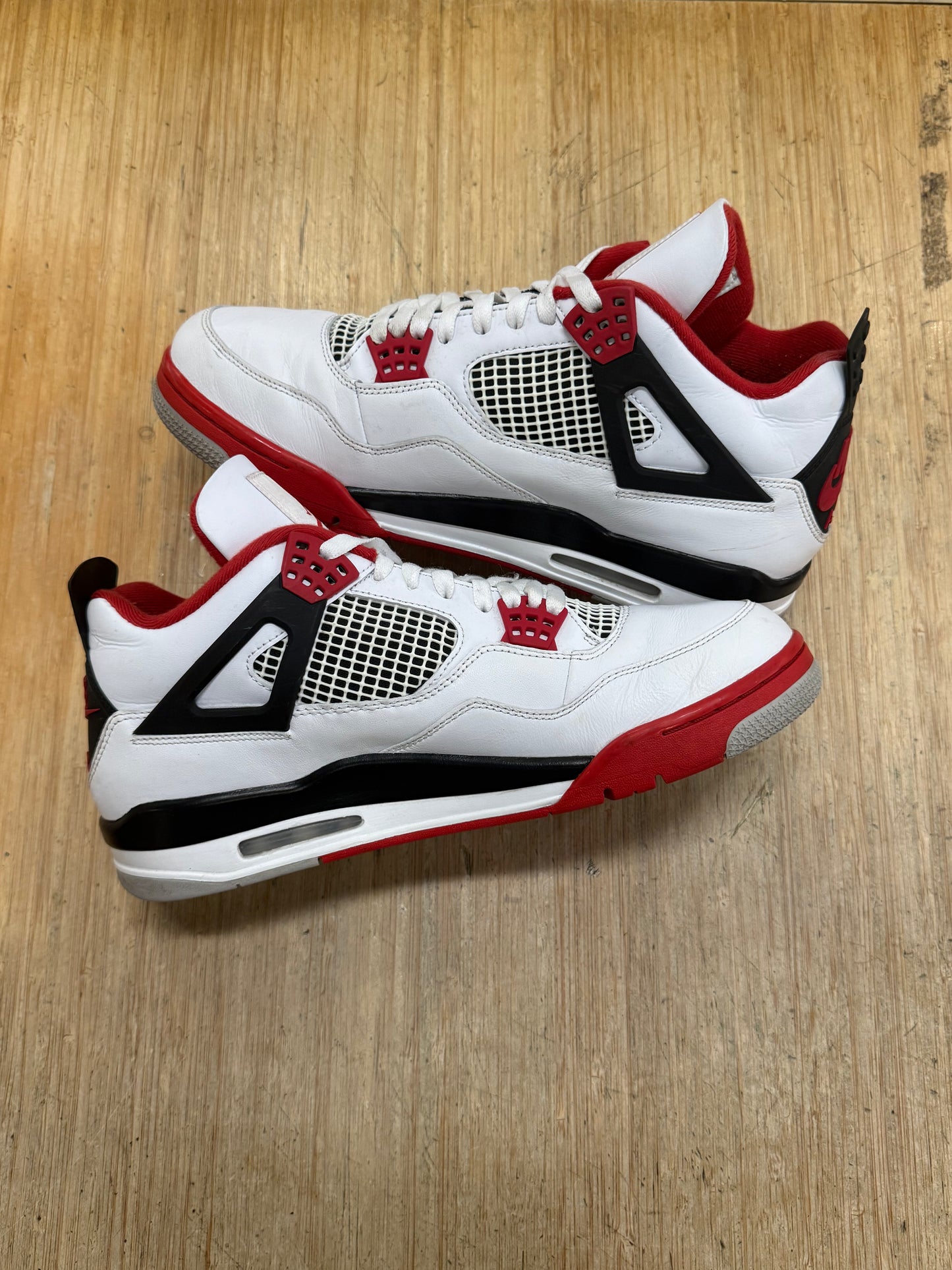 Jordan 4 Fire Red