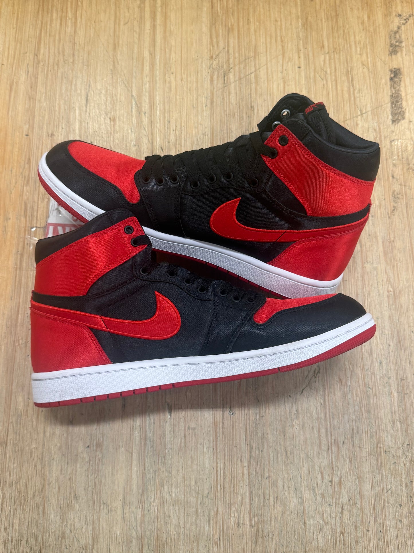 Jordan 1 Satin Bred (W)