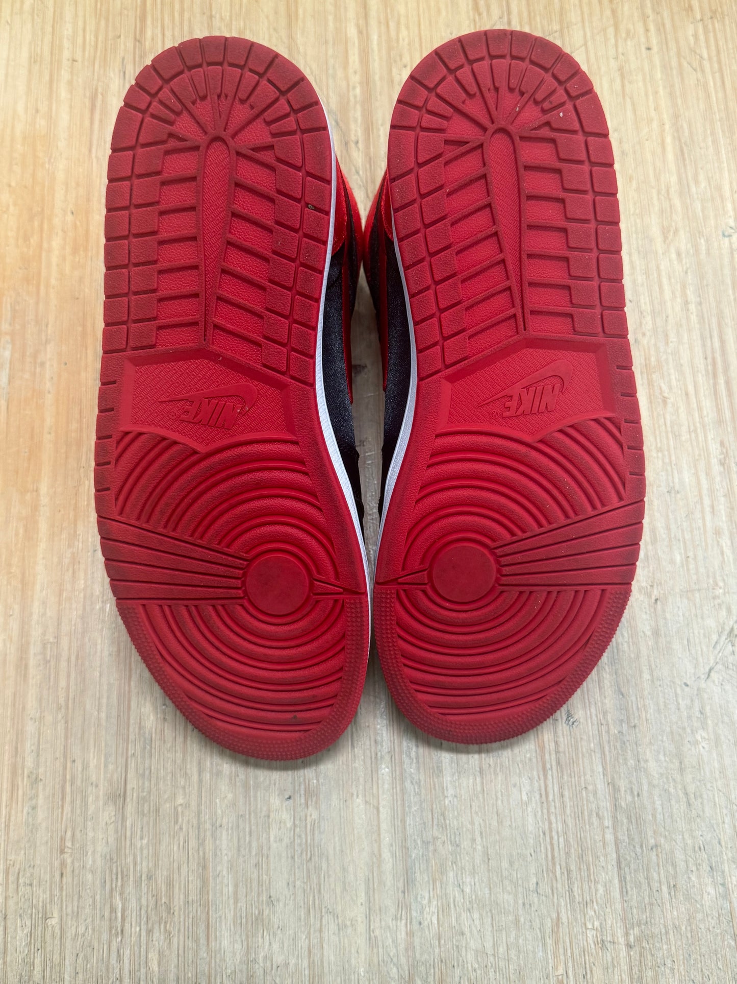 Jordan 1 Satin Bred (W)