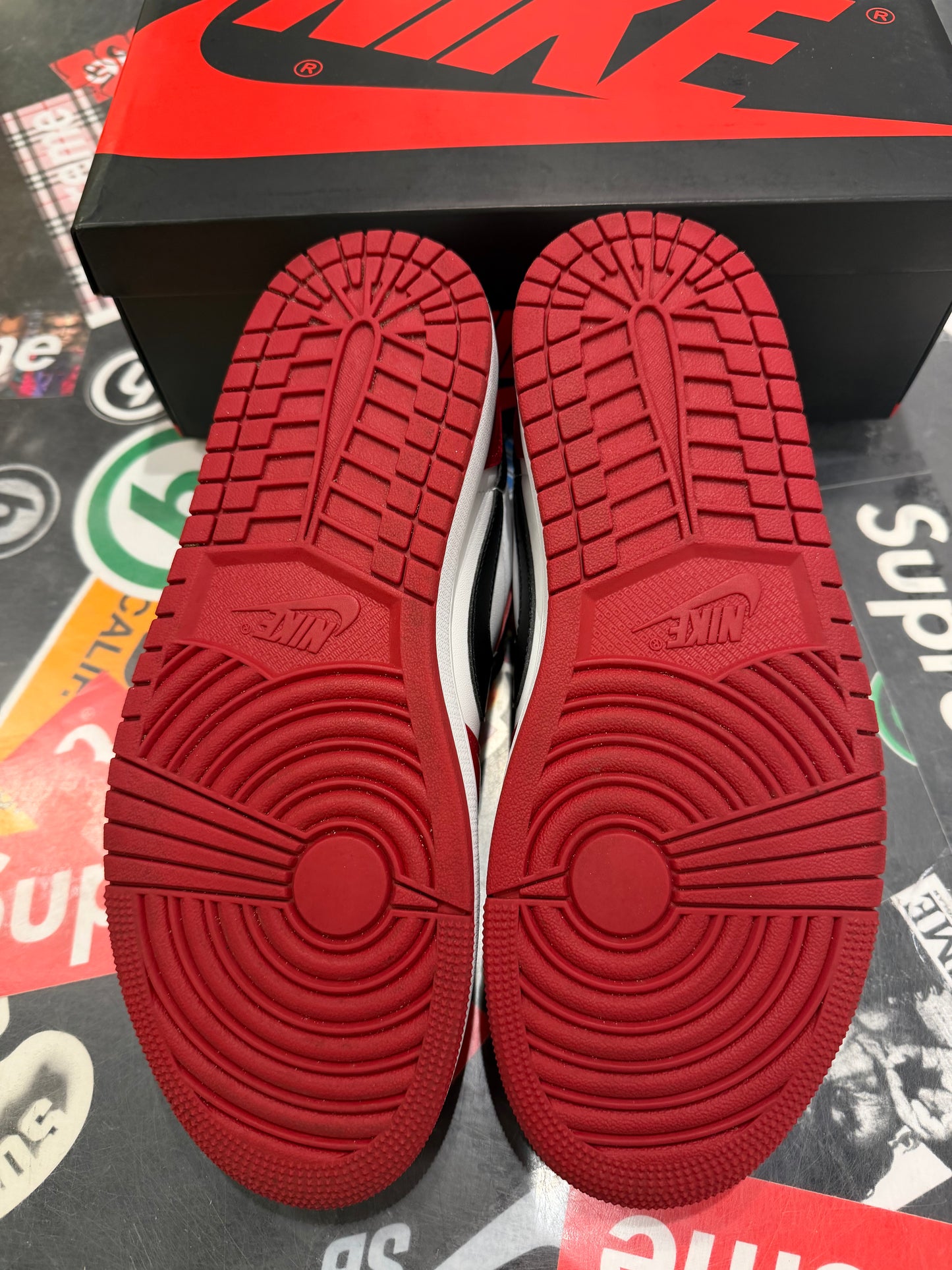 Jordan 1 Low Chicago