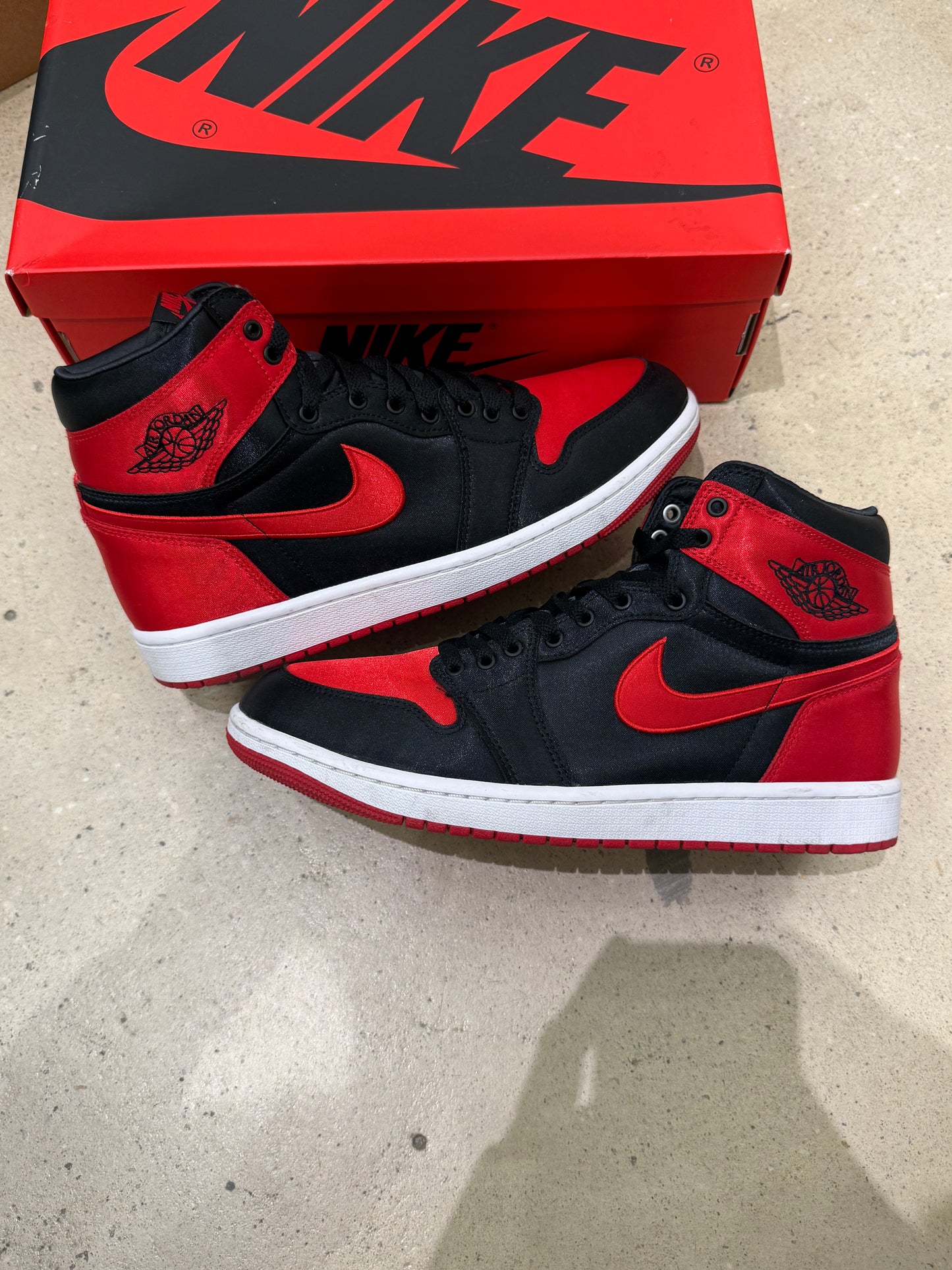 Jordan 1 Satin Bred (W)