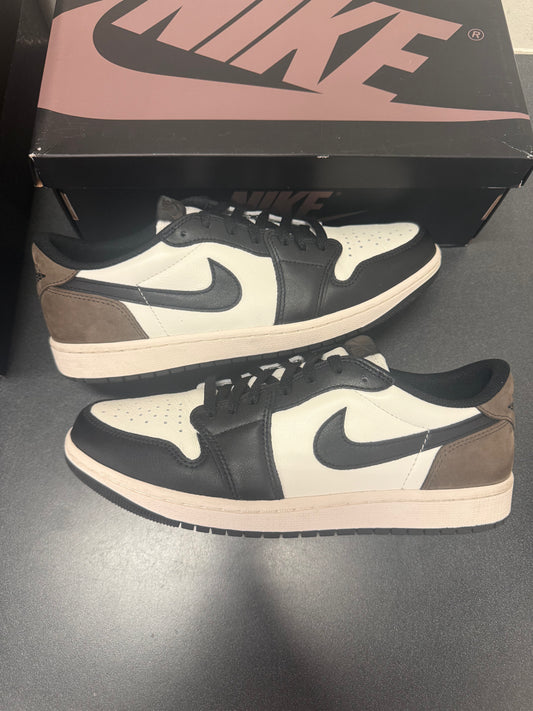 Jordan 1 Low Mocha