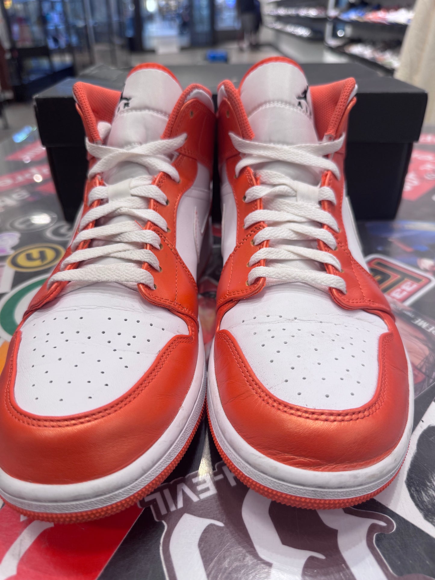 Jordan 1 Mid Metallic Orange