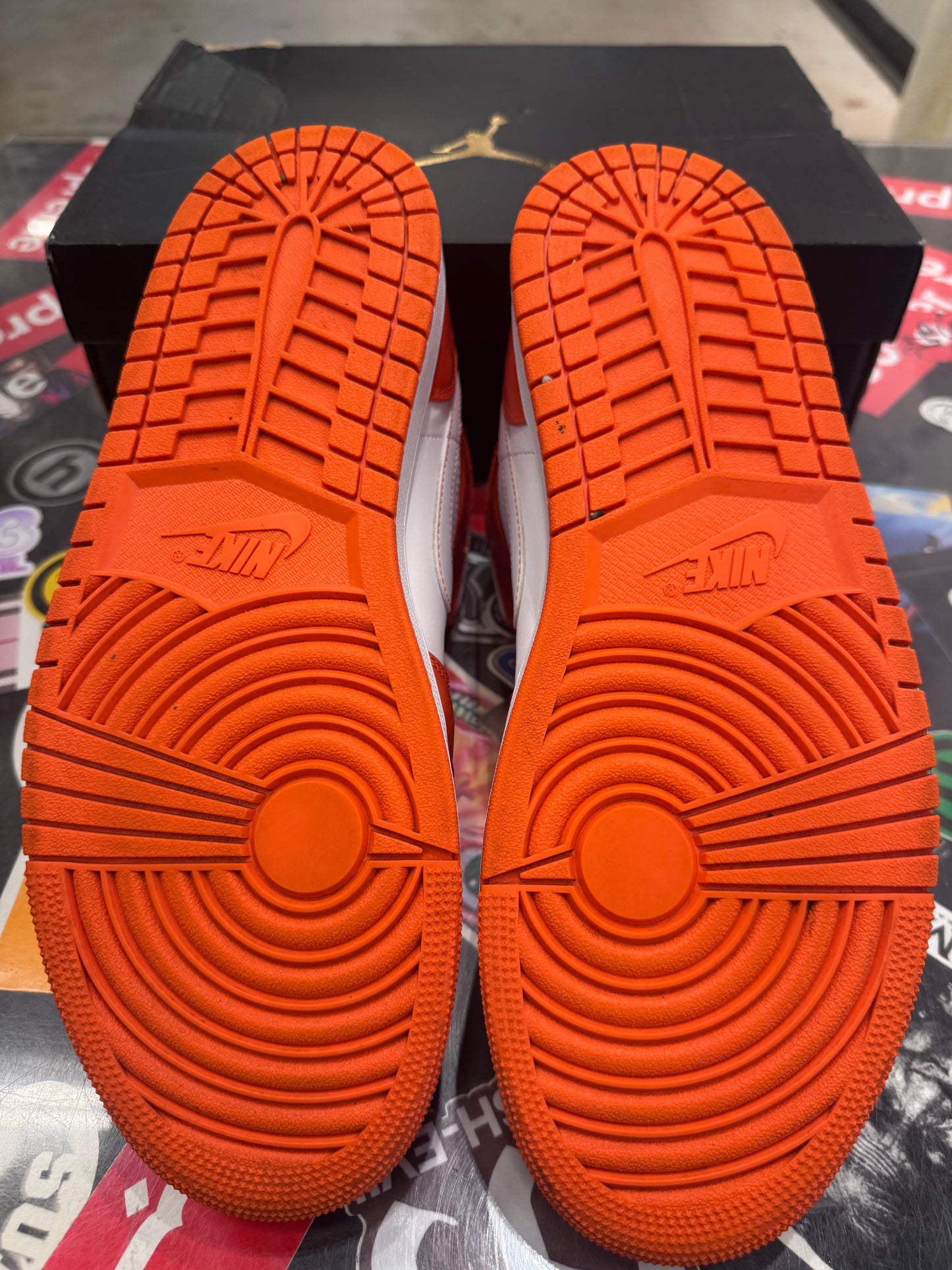 Jordan 1 Mid Metallic Orange
