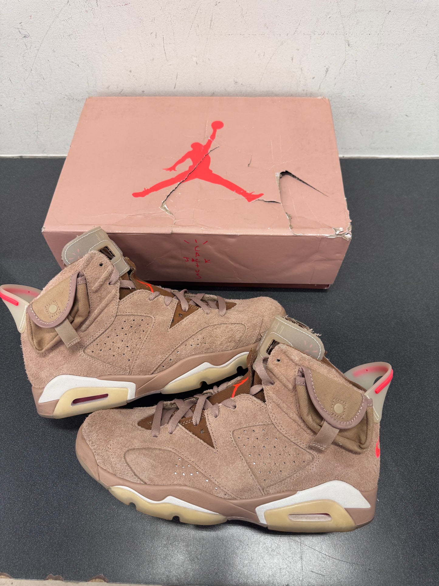 Travis Scott Jordan 6 British Khaki