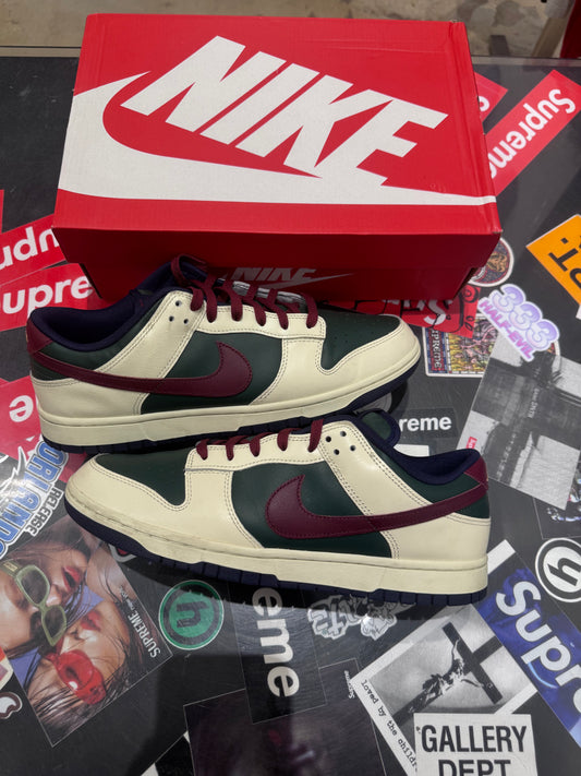 Dunk Low Fir green