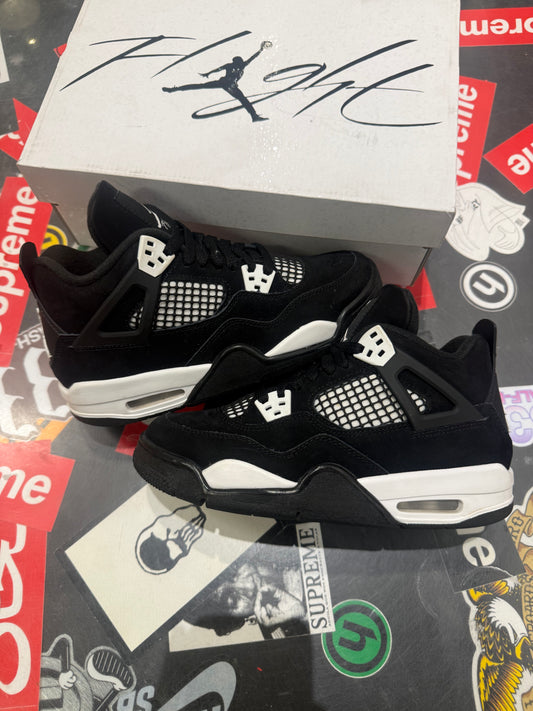 Jordan 4 White Thunder