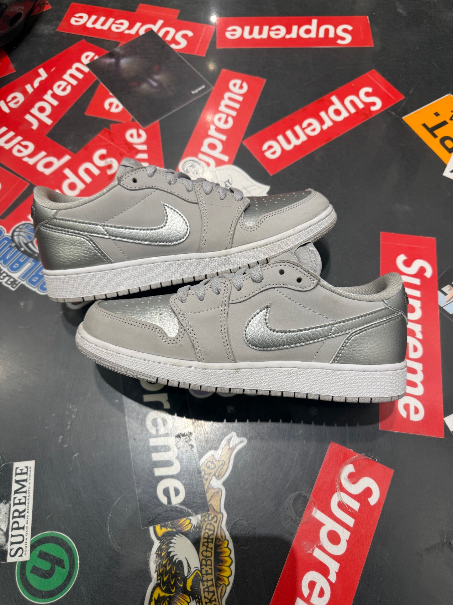 Jordan 1 Low Metallic Silver