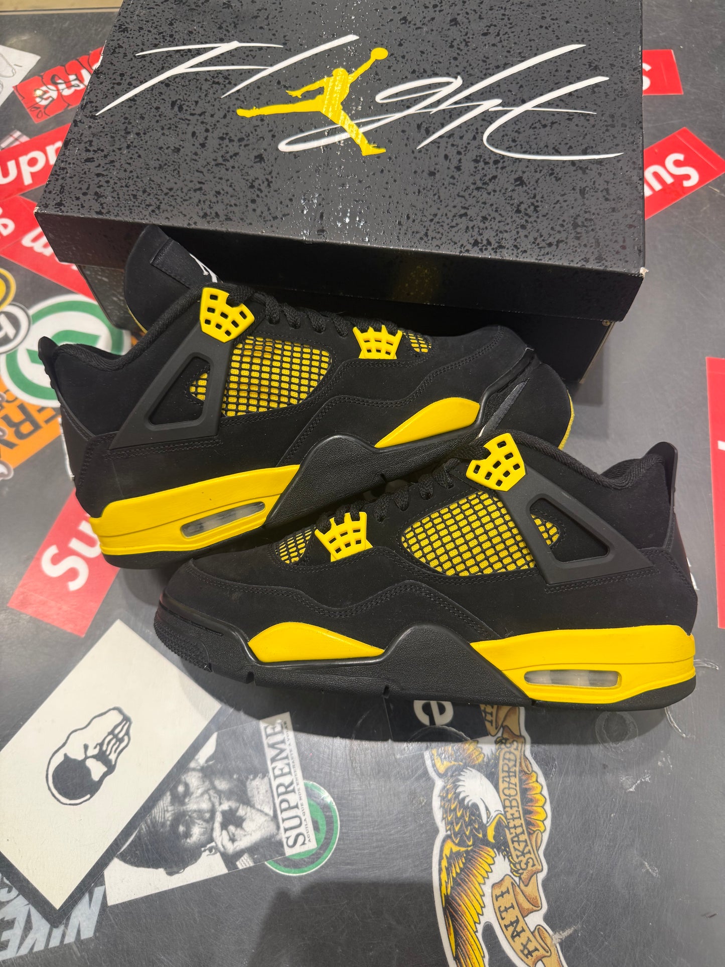 Jordan 4 Thunder
