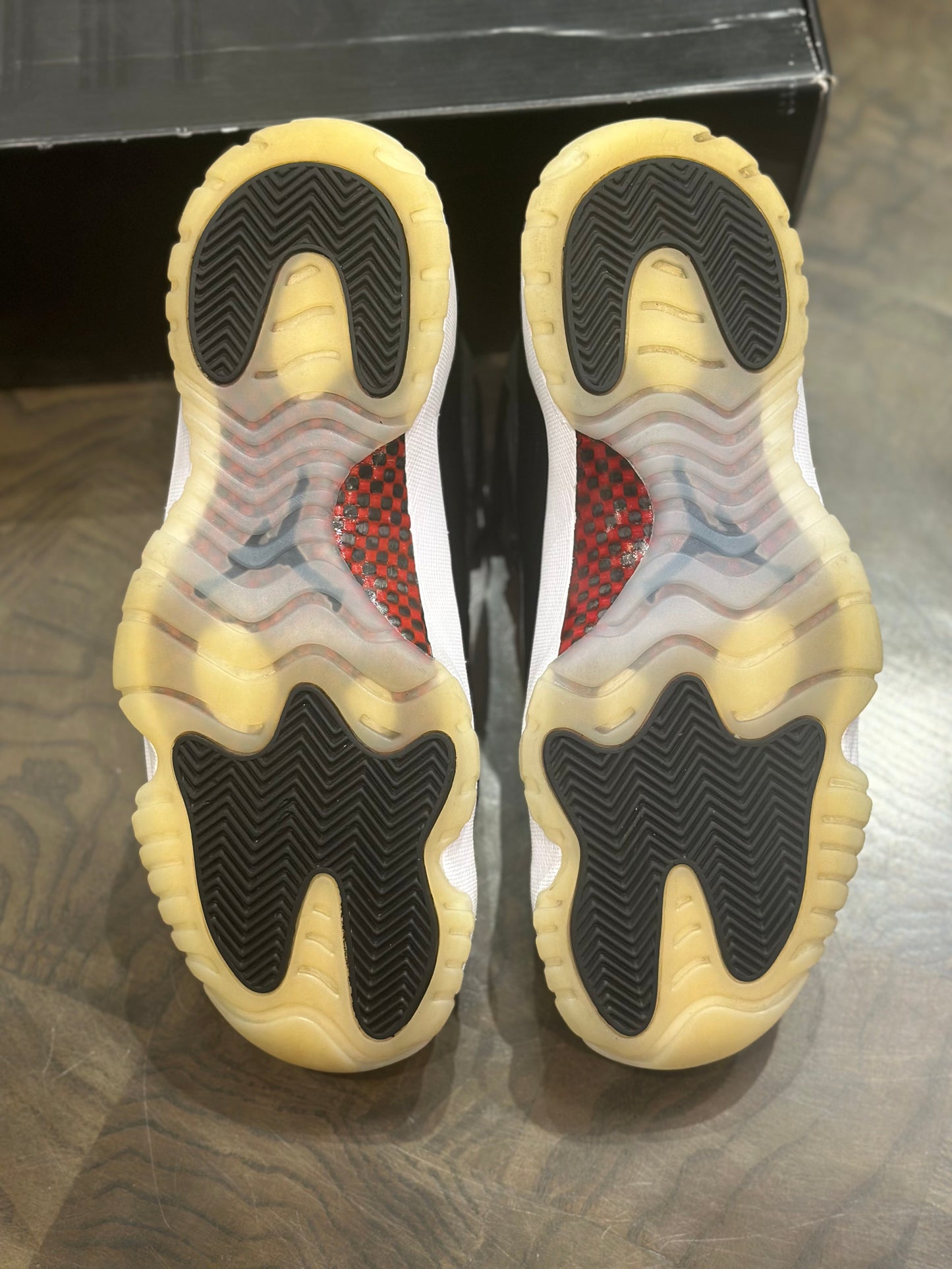 Jordan 11 72-10 (Used)