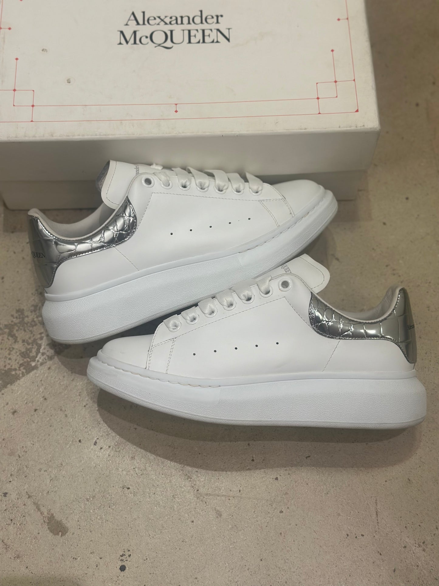 Alexander McQueen (Used)