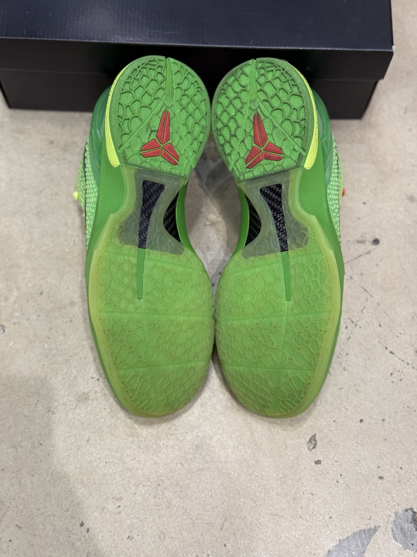 Kobe 6 Grinch (Used)