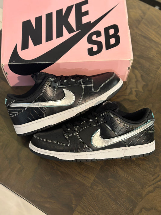 Dunk Low SB Diamond Black